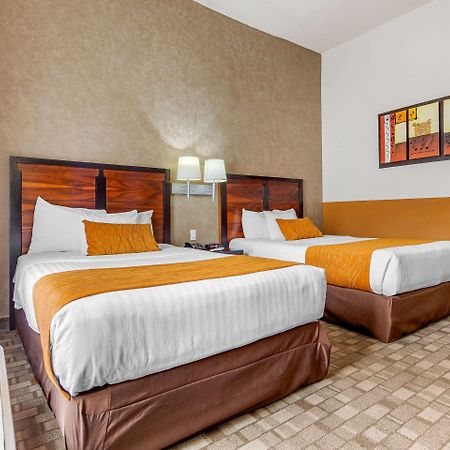 Comfort Inn Chihuahua Bagian luar foto